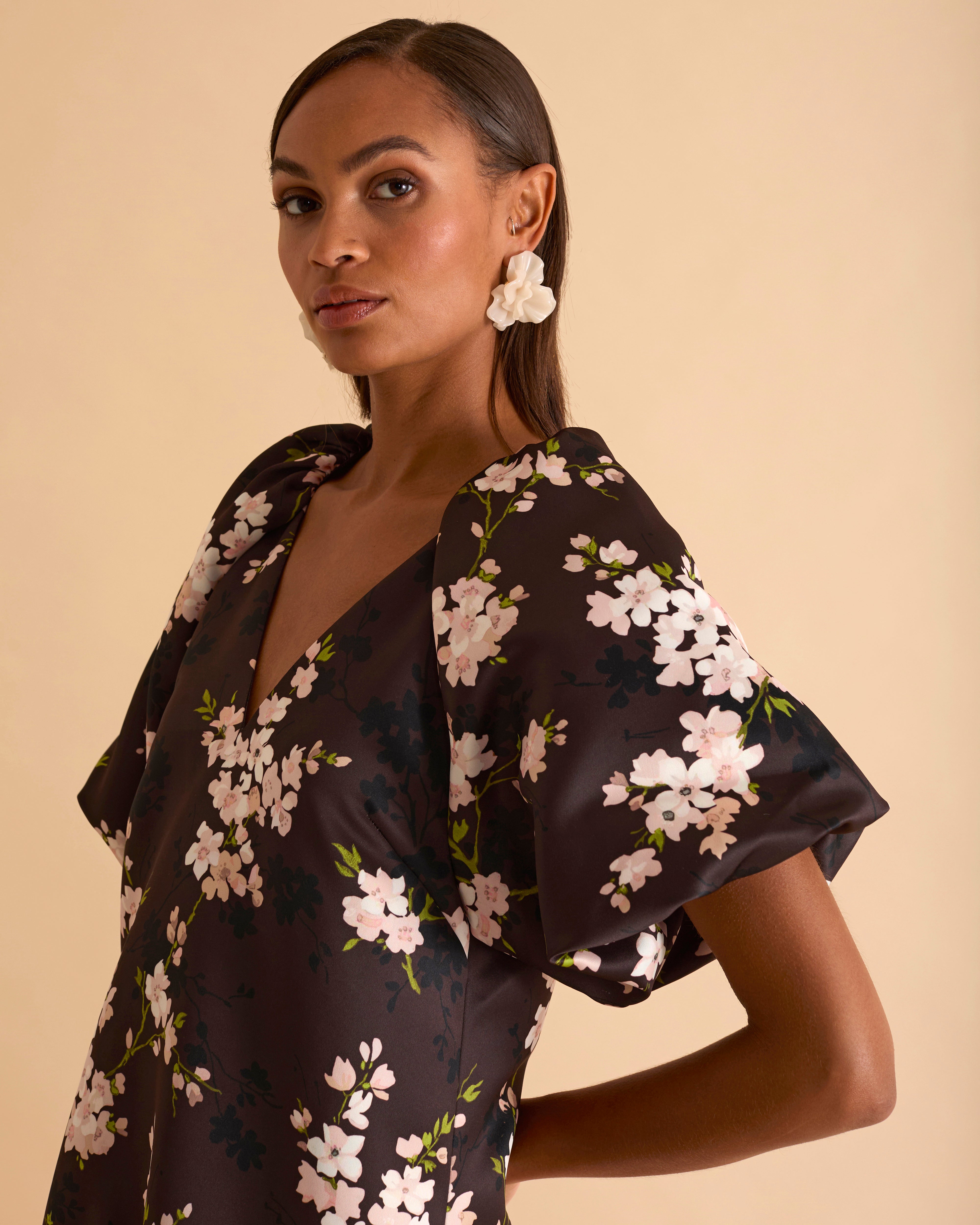 Puff Sleeve Tiered Midi Dress