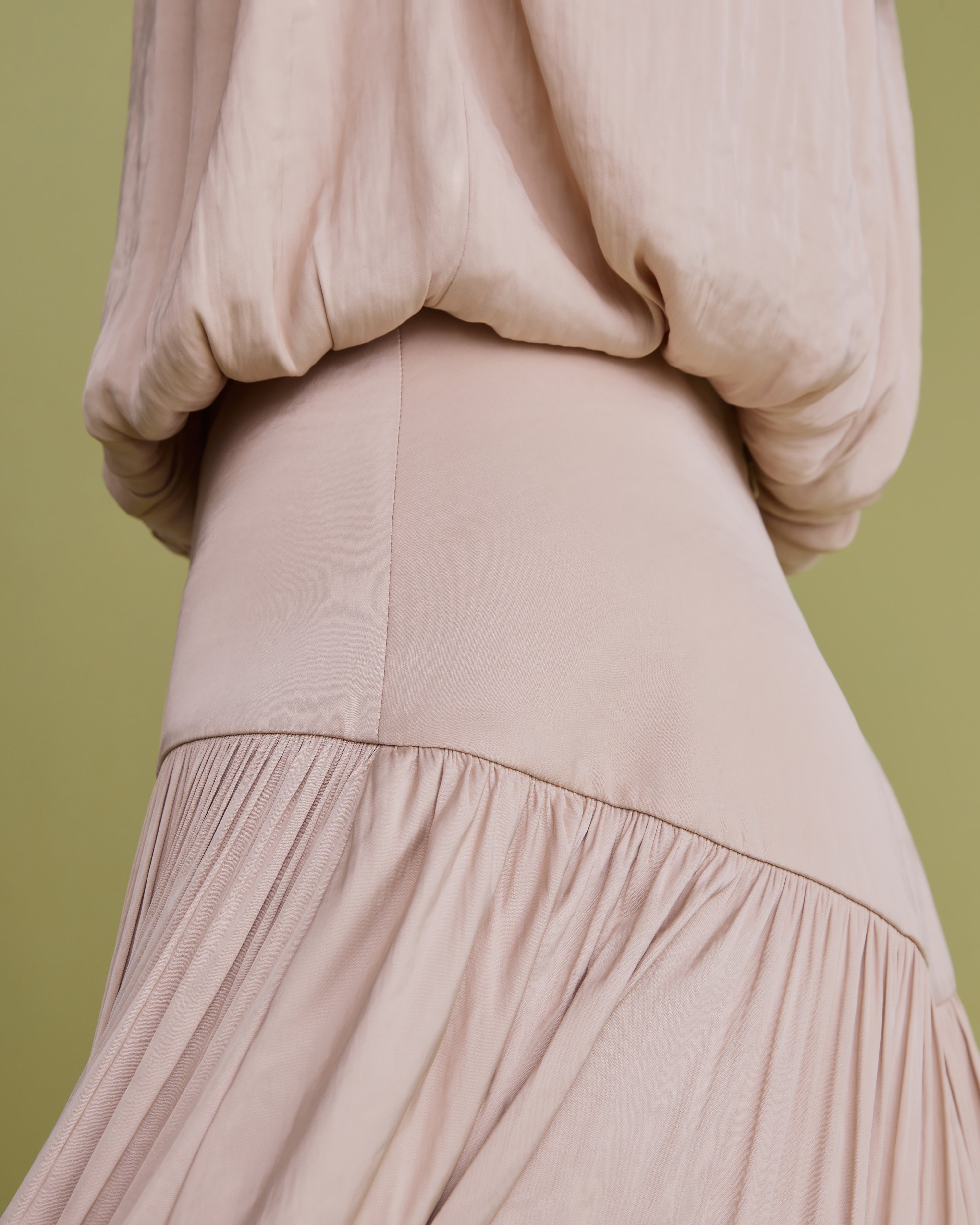 Curved Seam Detail Midi Skirt